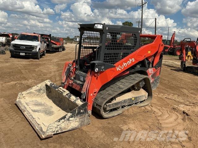 Kubota SVL75-3 滑移装载机