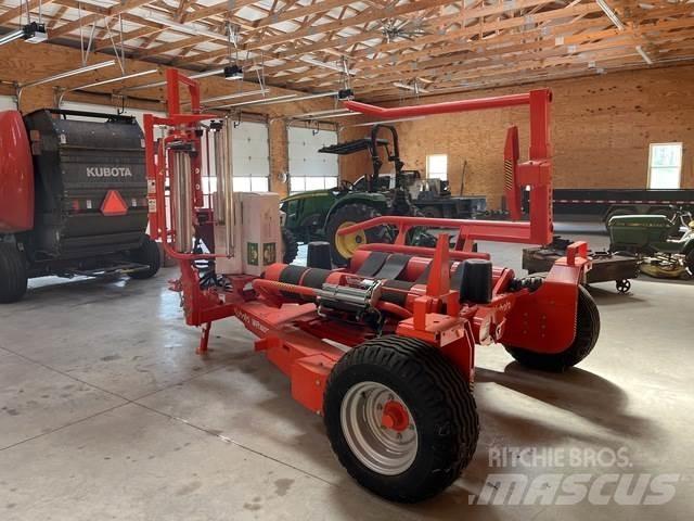 Kubota WR1600C 牧草包膜机