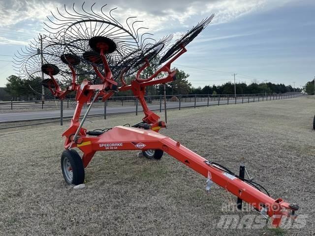 Kuhn SR110 GII 犁耙和摊草机