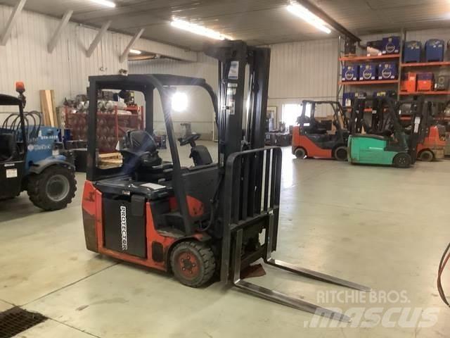 Linde E18 电动叉车