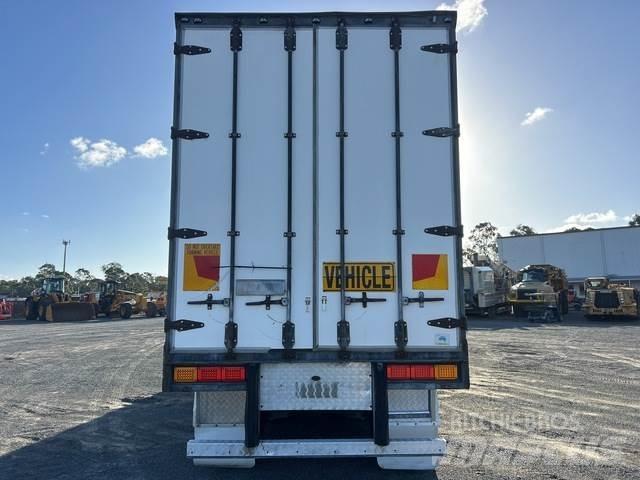 Lucar  保温半挂车