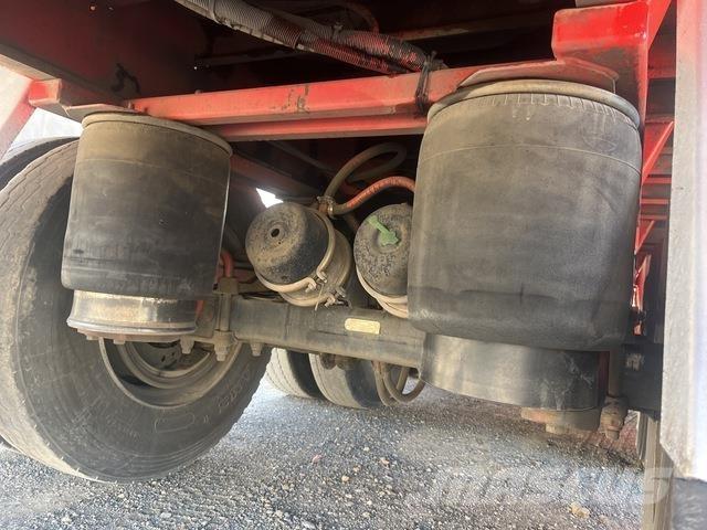 Lucar  保温半挂车