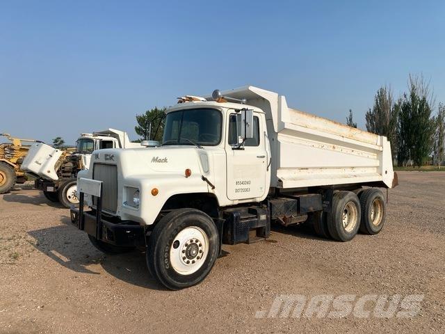 Mack  自卸式货车