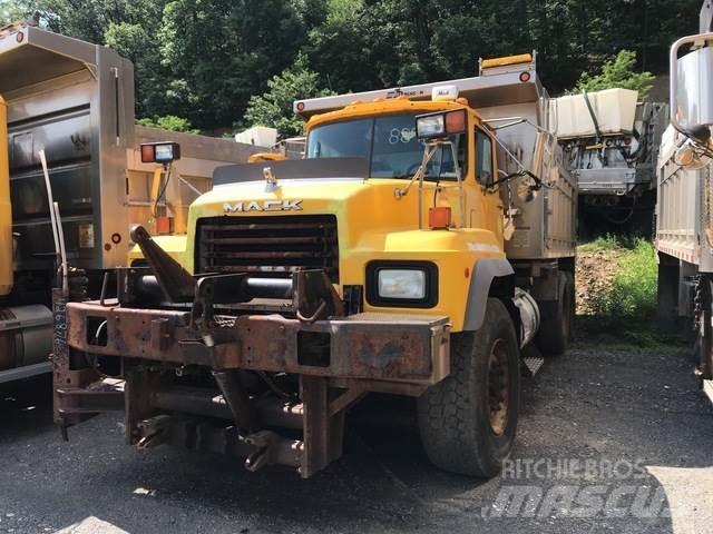 Mack 600 推雪机