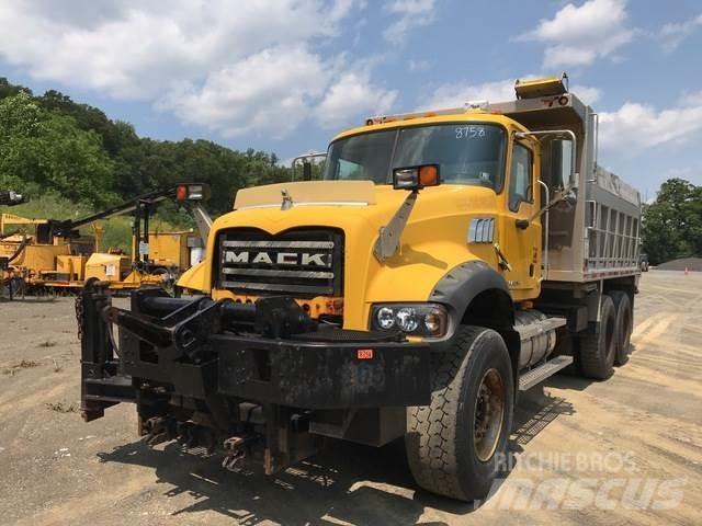 Mack 700 推雪机