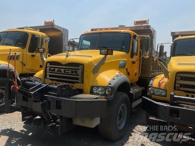 Mack 700 推雪机