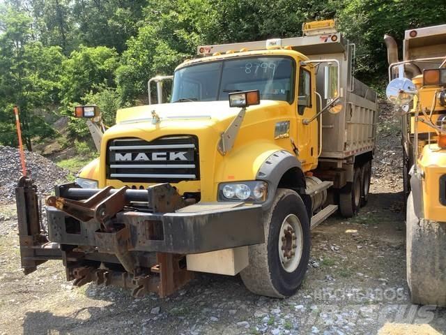 Mack 700 推雪机