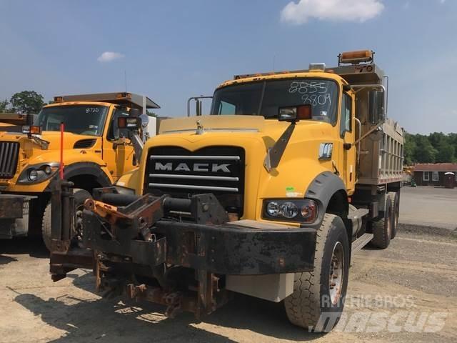 Mack 700 推雪机