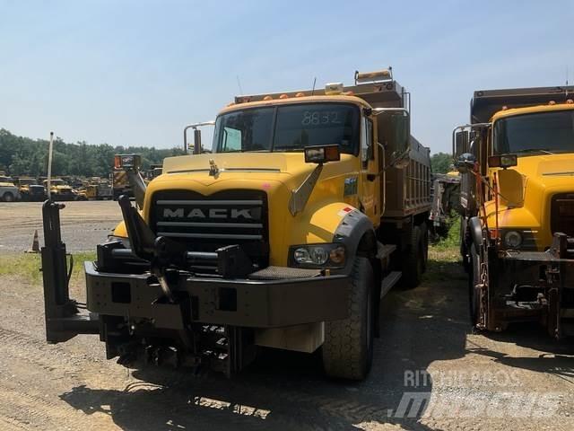 Mack 700 推雪机