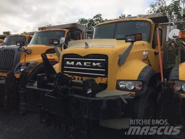 Mack 700 推雪机
