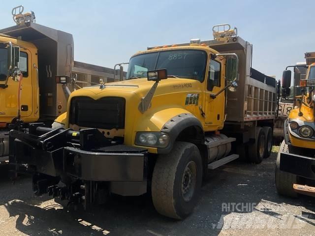 Mack 700 推雪机