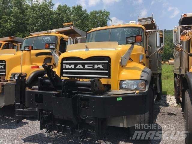 Mack 700 推雪机