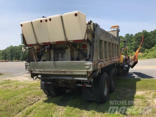 Mack 700 推雪机