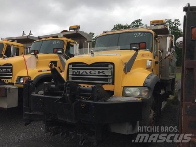 Mack 700 推雪机