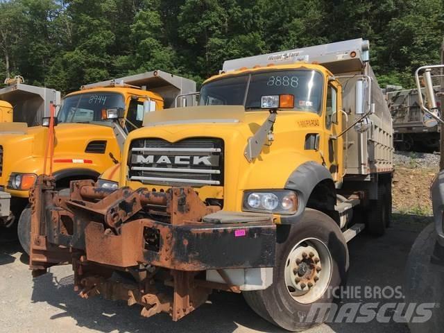 Mack 700 推雪机