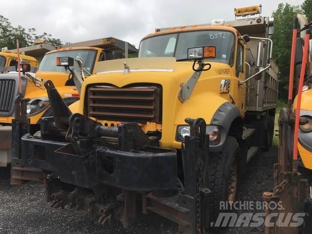 Mack 700 推雪机