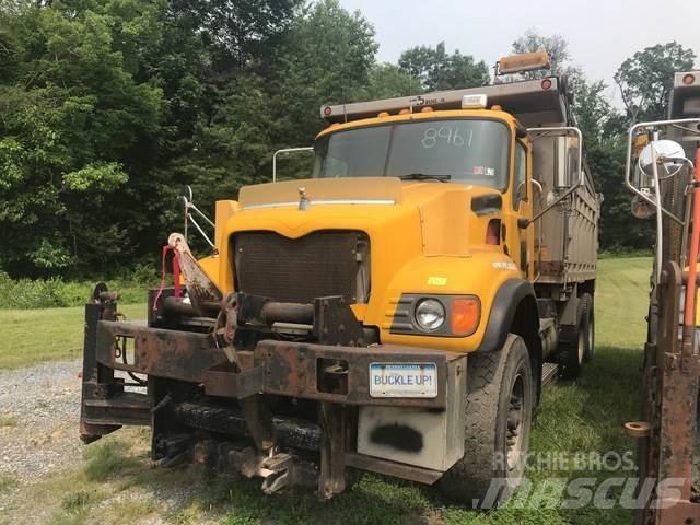 Mack 700 推雪机