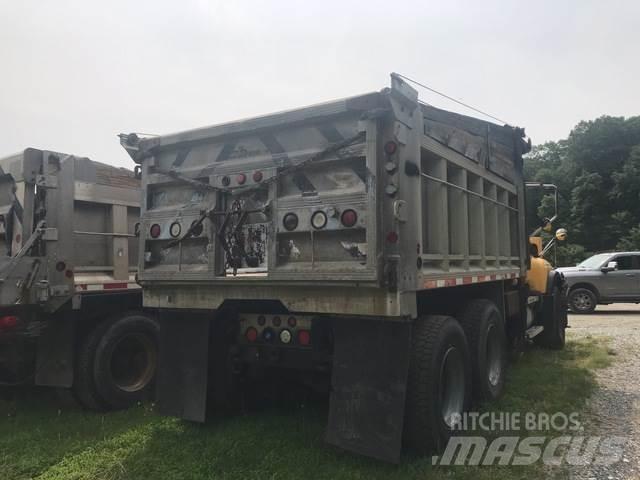 Mack 700 推雪机