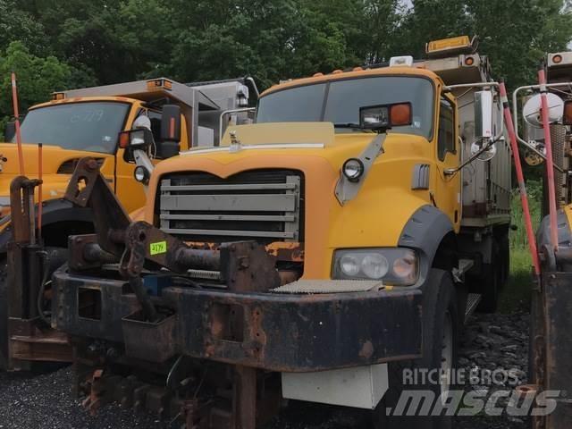 Mack 700 推雪机