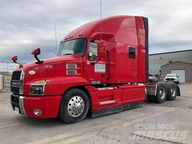 Mack AN64T 牵引车