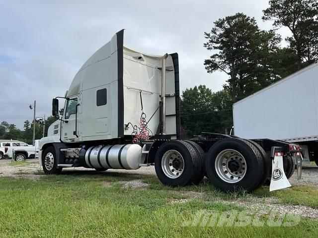 Mack AN64T 牵引车