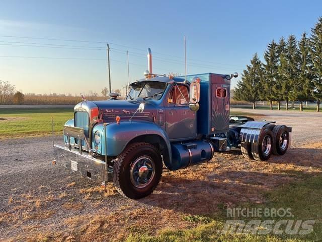 Mack B-61 牵引车