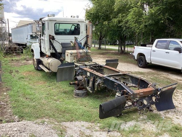 Mack CHN613 驾驶室与内部
