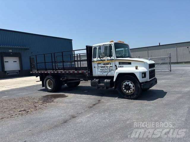 Mack CS300P 平板栏板货车