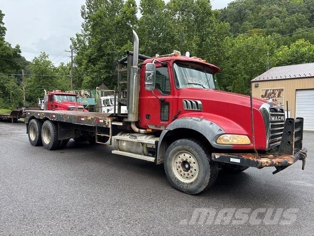Mack CT713 救援车