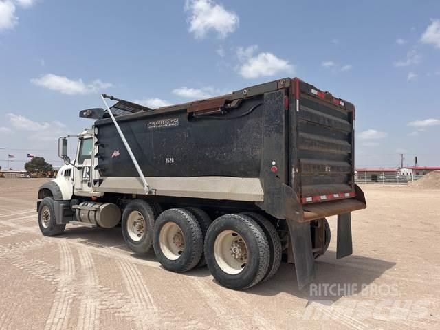 Mack CTP713 自卸式货车