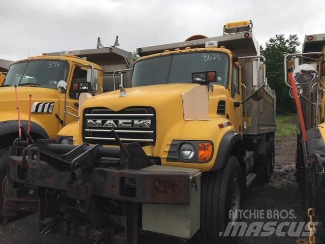 Mack CV700 推雪机