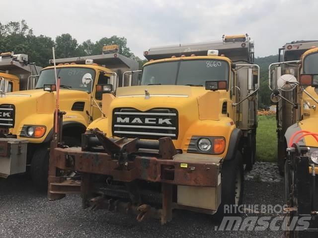 Mack CV700 推雪机