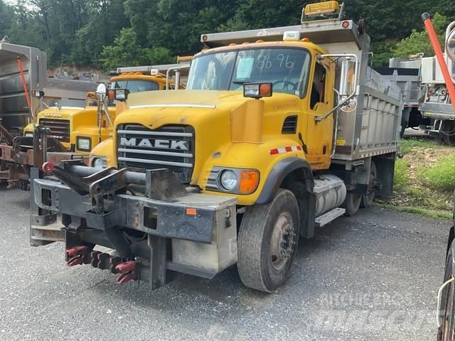 Mack CV700 推雪机