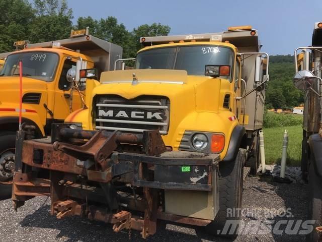 Mack CV700 推雪机