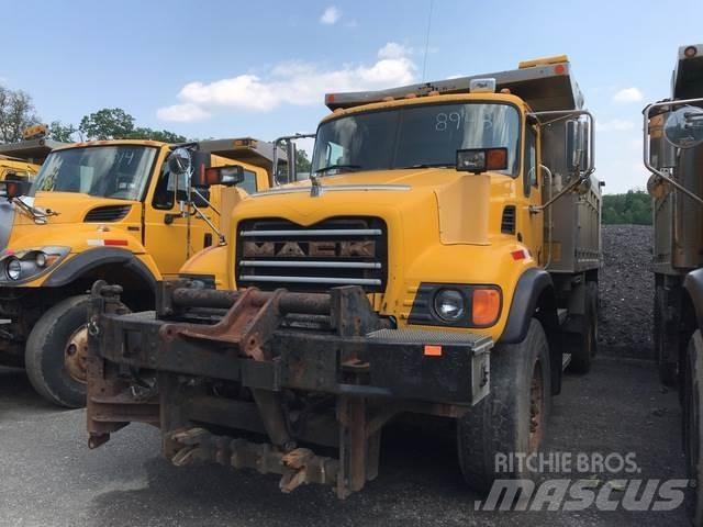Mack CV700 推雪机