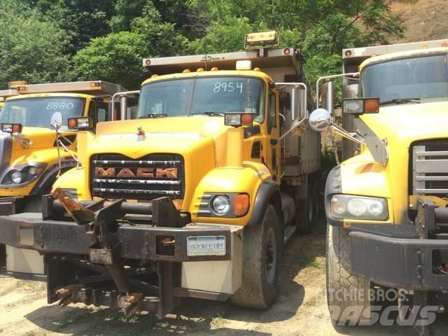 Mack CV700 推雪机