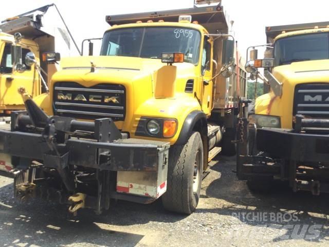 Mack CV700 推雪机