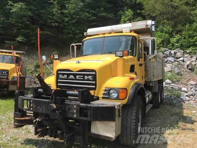 Mack CV700 推雪机