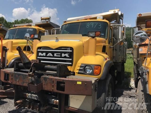 Mack CV700 推雪机
