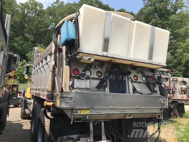 Mack CV700 推雪机
