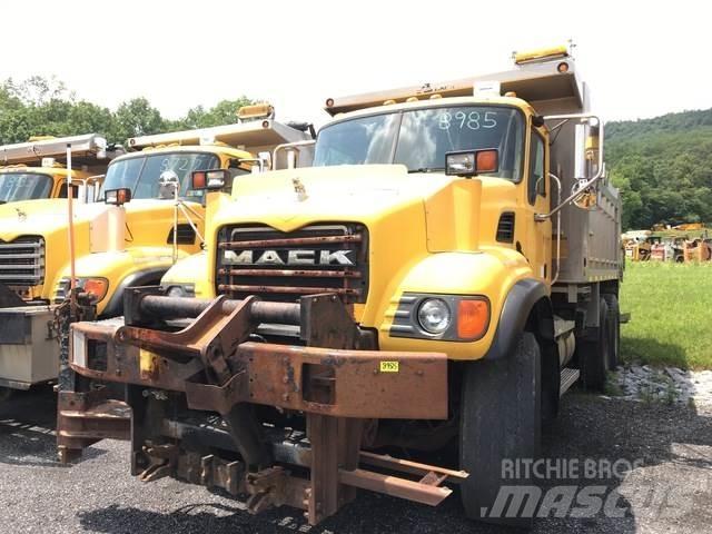 Mack CV700 推雪机