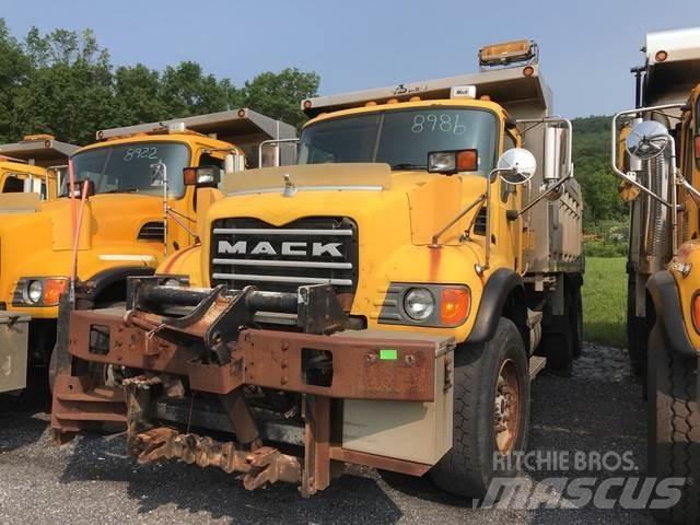 Mack CV700 推雪机