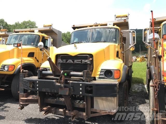 Mack CV700 推雪机