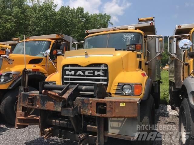 Mack CV700 推雪机