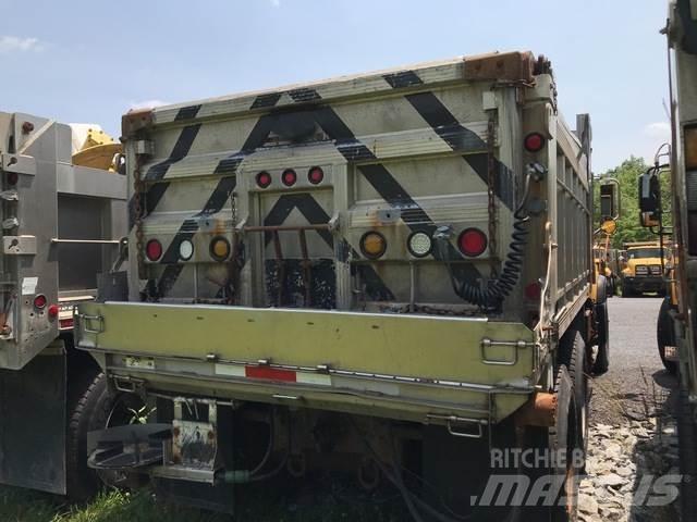 Mack CV700 推雪机