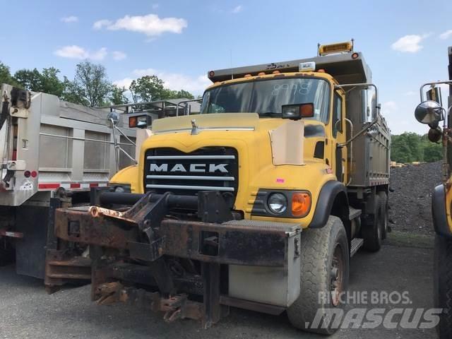 Mack CV700 推雪机