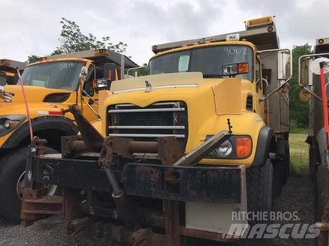 Mack CV700 推雪机