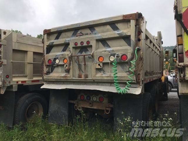 Mack CV700 推雪机
