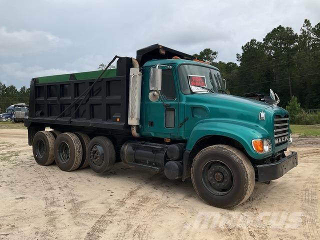 Mack CV700 自卸式货车