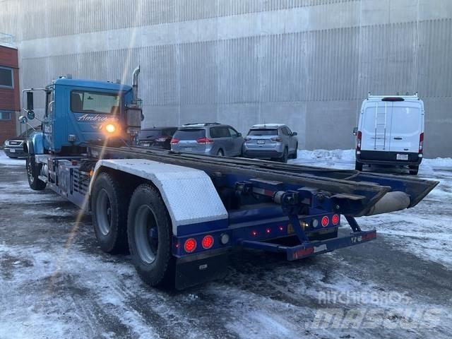 Mack CV713 翻斗车
